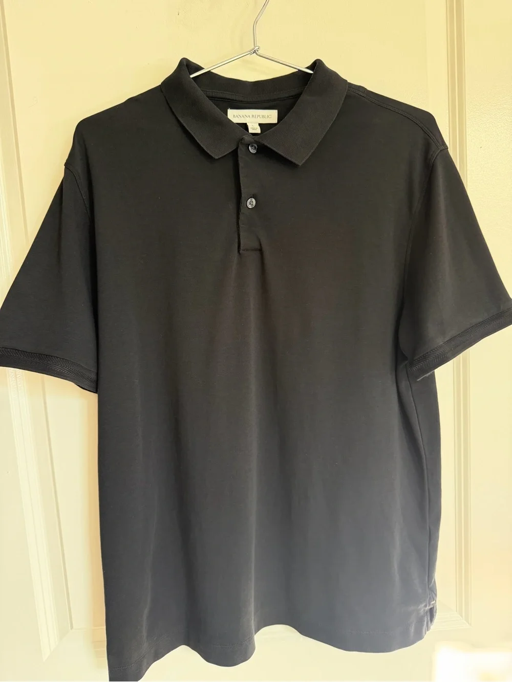 Banana Republic Men’s Black Polo Shirt - Classic Collared Tee